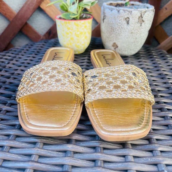 LuLus Gold Sandals - Picture 4 of 10